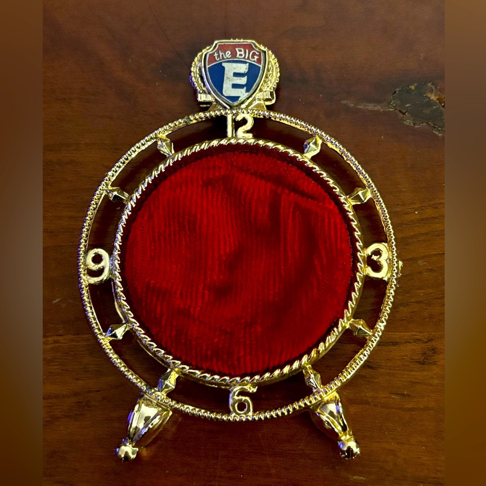 The Big E Eastern States Exposition State Fair Velvet Pin Display Pendant Time